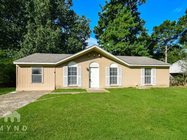2695 Shady Grove Dr, Horn Lake, MS 38637