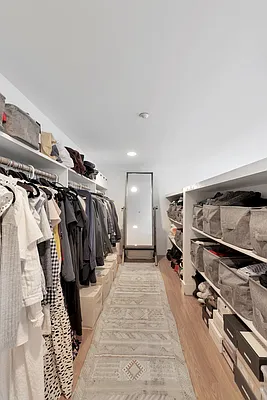 Sold by Bond New York | media 5