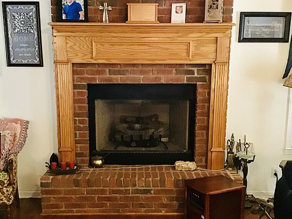 4th image of 133 Oak St