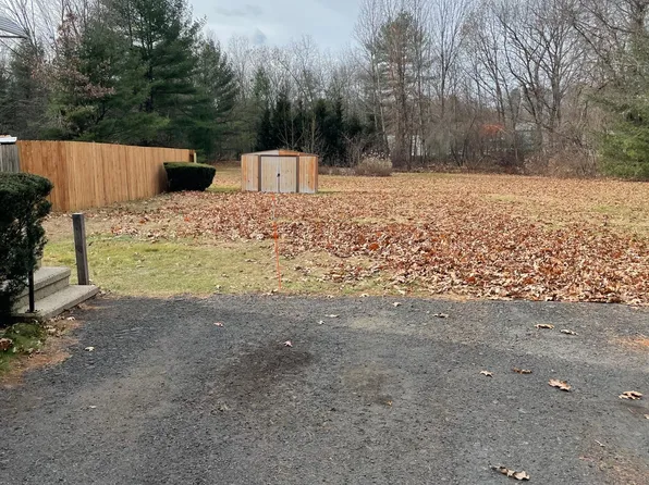 33 Point Grove Rd, Southwick, MA 01077