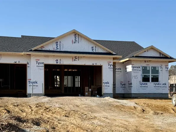 1415 Legend Dr, Tiffin, IA 52340