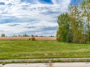 572 Cross Plains Rd, Rockford, IL 61107