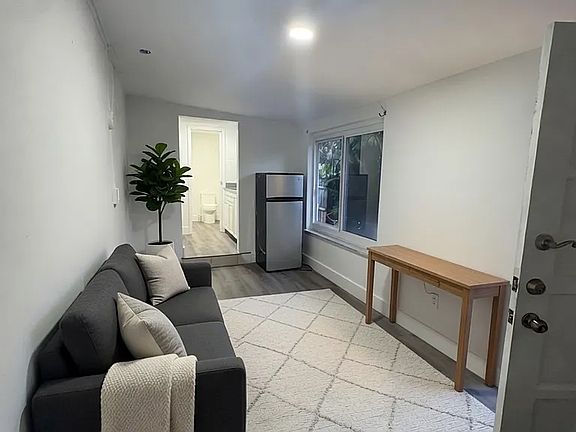 5th image of 127 NW 9th Ave #3A