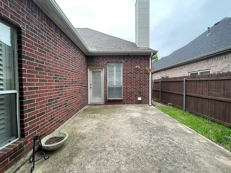 408 Hideaway Ct — Photo 29