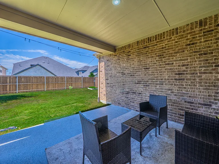 921 Bayberry Dr — Photo 36