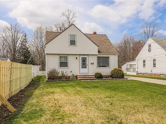 2nd image of 780 Bryn Mawr Ave