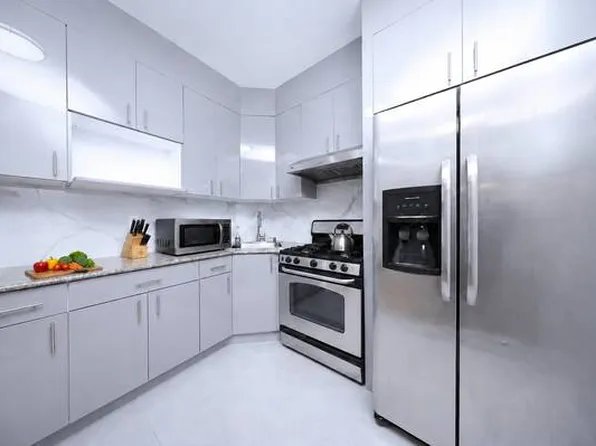 422 49th Street image 1 of 15