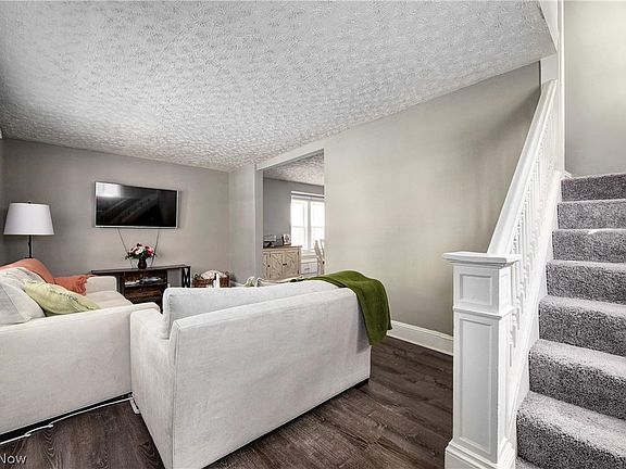 4th image of 1363 Brockley Ave
