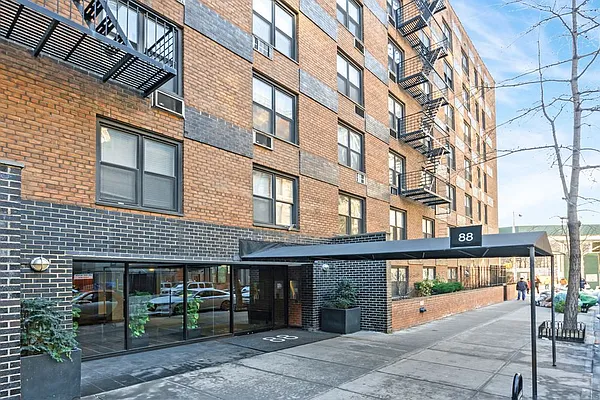 Sold by HomeDax Real Estate | media 14