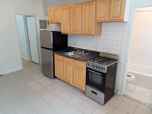 Rented by G Y B Realty Inc | media 8