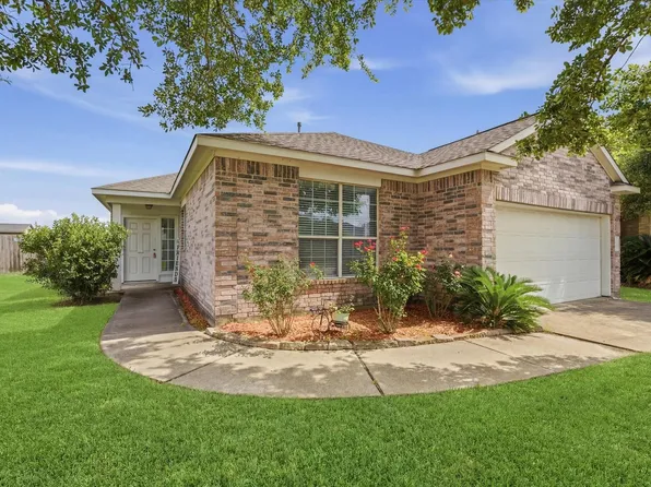 10707 Mocker Nut St, Baytown, TX 77523