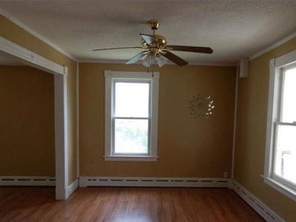 2nd image of 60 Transit St
