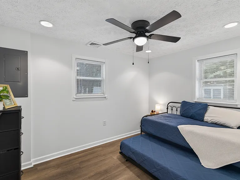 301 Boundary Rd — Photo 17