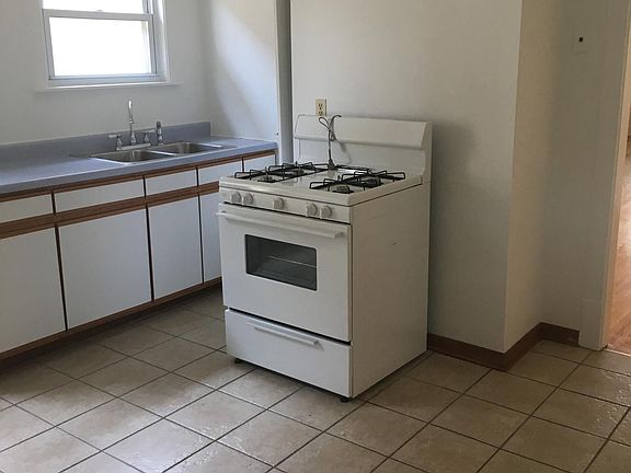 5th image of 5717 N McVicker Ave