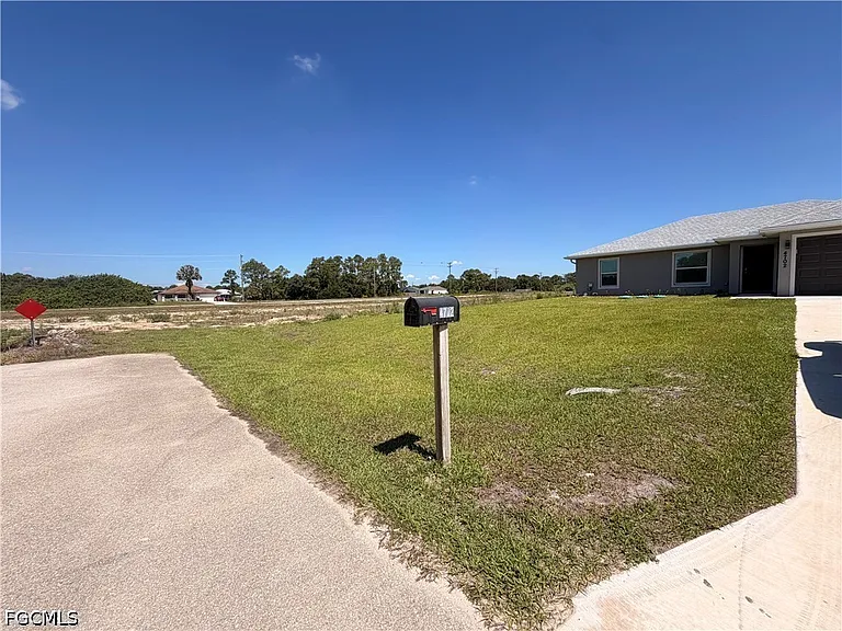 4702 Loraine Ave S — Photo 3