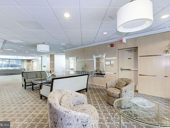 4th image of 5610 Wisconsin Ave #Penthouse 20b