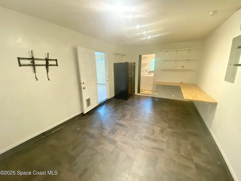 784 Alcazar Ave — Photo 7