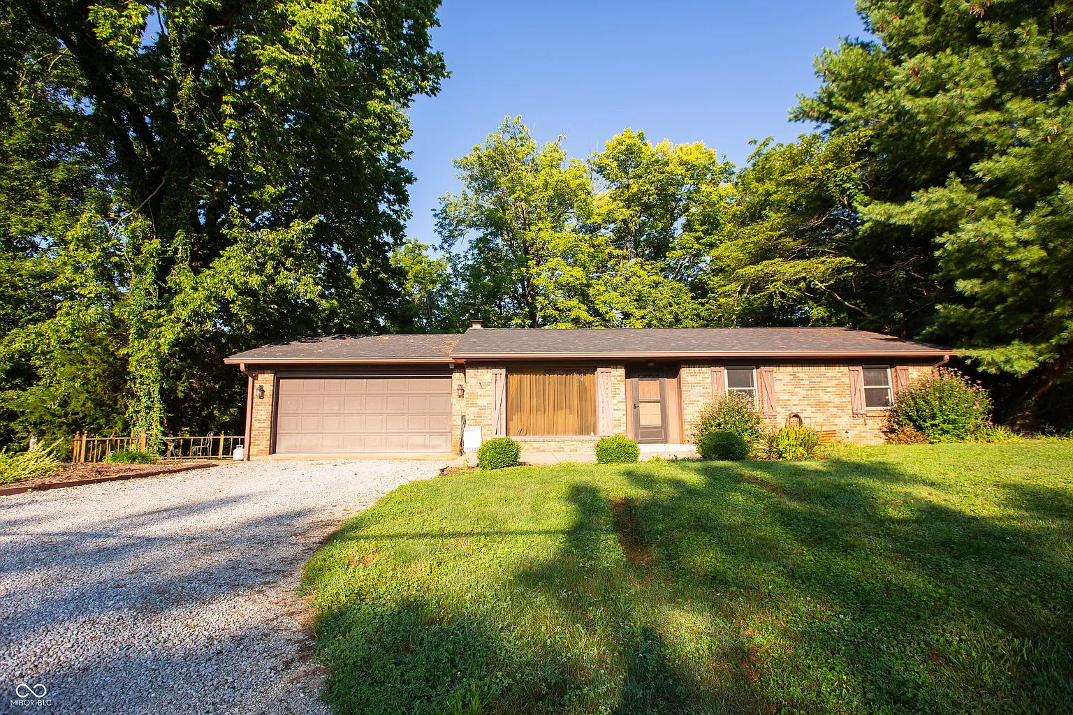 5617 N London Rd photo 1