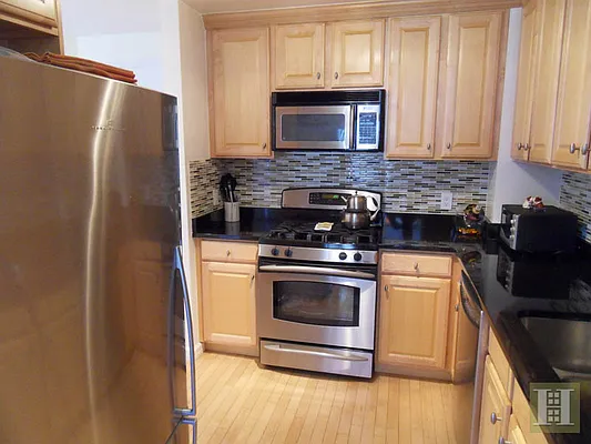 Rented by Halstead Real Estate | media 33