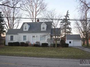 1703 Carleton Rockwood Rd, Carleton, MI 48117