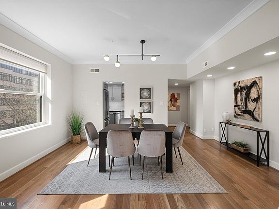 4th image of 2127 California St NW APT 204