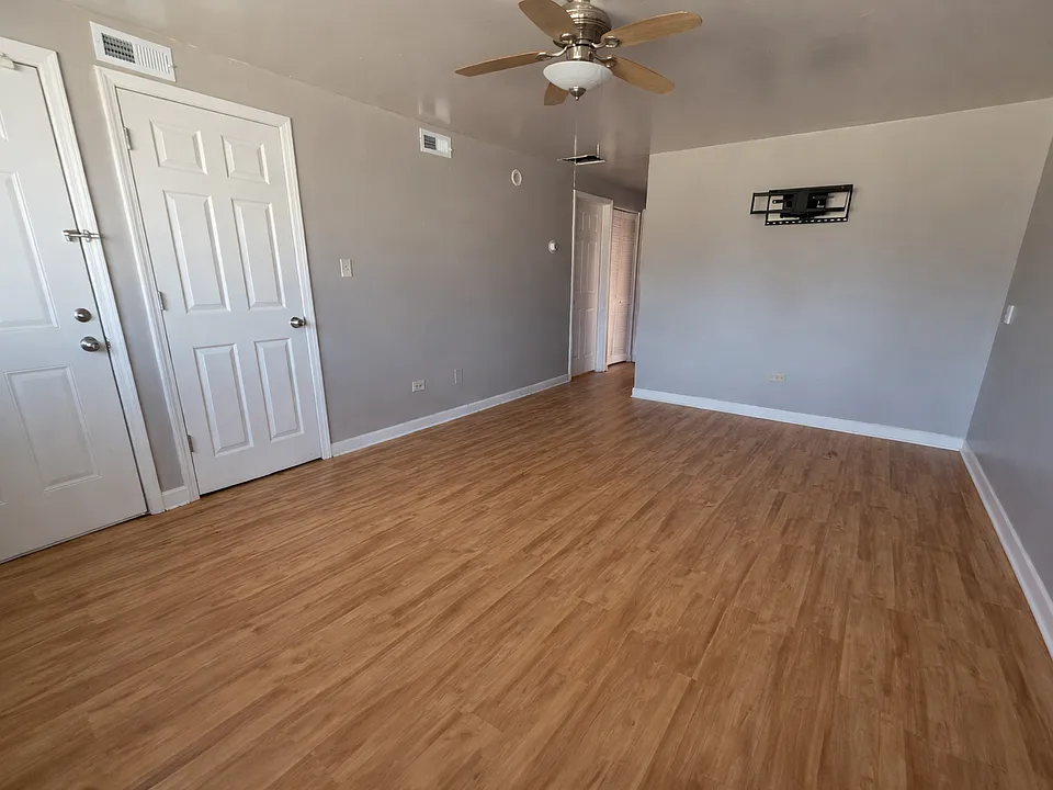 612 S 14th Ave #1