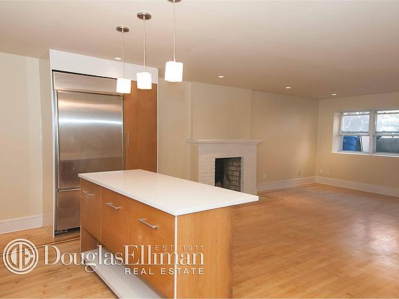 3rd image of 565 Henry St APT 1