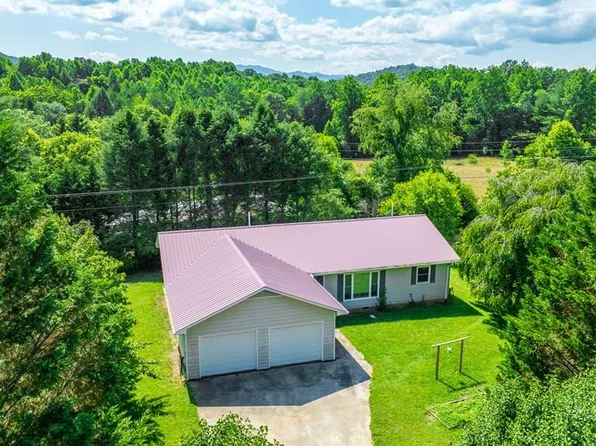 436 Lake Emory Rd, Franklin, NC 28734