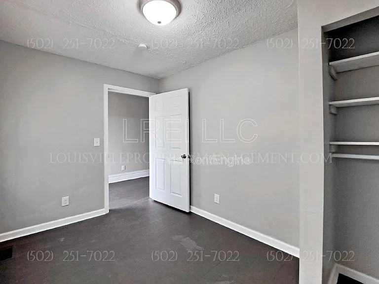 2424 Rowan St — Photo 10