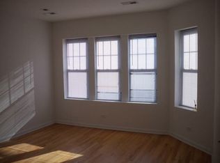 2510 W Catalpa Ave, Chicago, IL 60625
