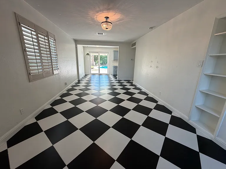 3547 E Meadowbrook Ave — Photo 2