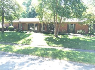 14528 Debbenham Ln, Chesterfield, MO 63017