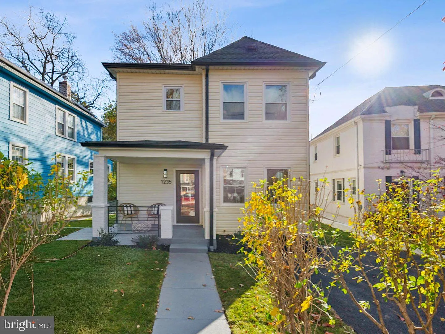 1235 Perry St NE photo 1