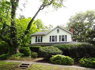 209 S Pine Creek Rd, Fairfield, CT 06824