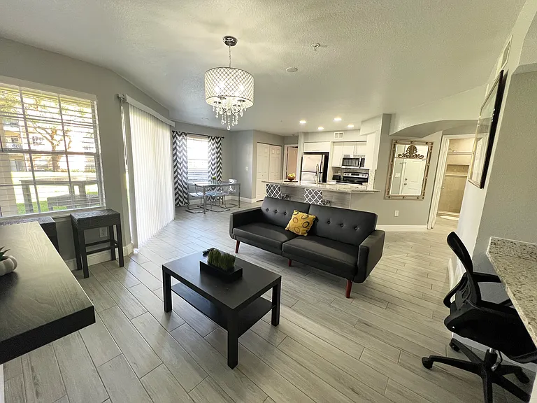 7280 Westpointe Blvd #815 — Photo 2
