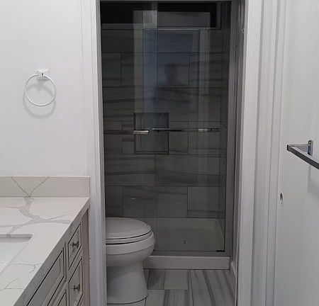 4th image of 241 Lake Dr