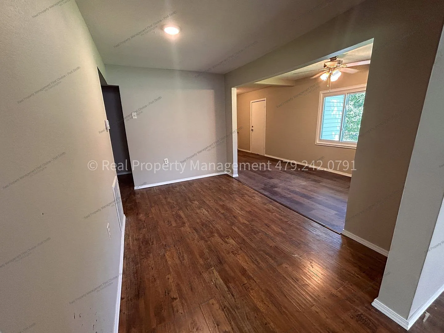 2 bed, 1.0 bath, 1198 sqft, $900 — Photo 4