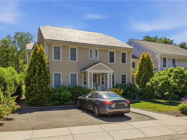 21 Pell St, Newport, RI 02840