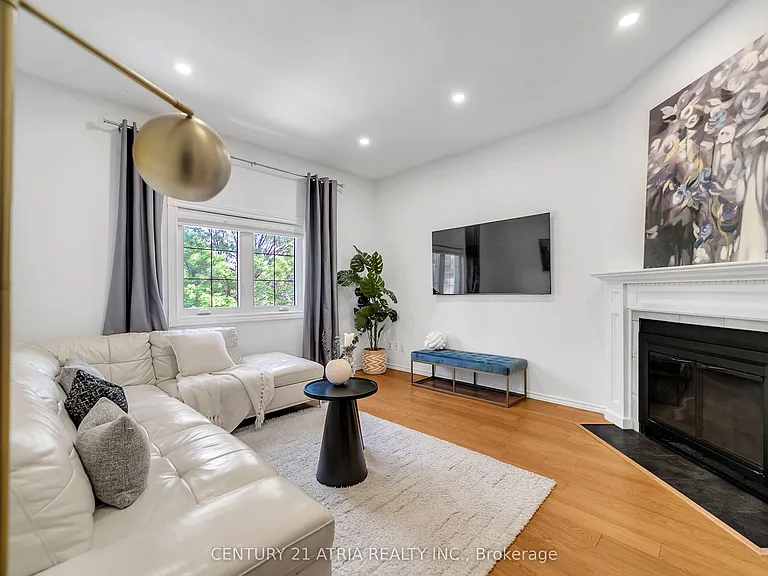 10 Park Lane Cir — Photo 31