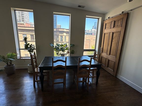 4th image of 449 N Wells St APT 3E