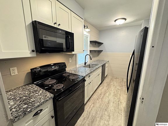 5th image of 832 S 35th Ave