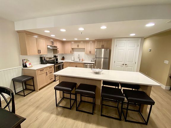 2nd image of 1035 Park Ave #3