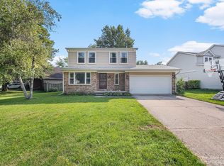 8222 Lake Crest Dr, Ypsilanti, MI