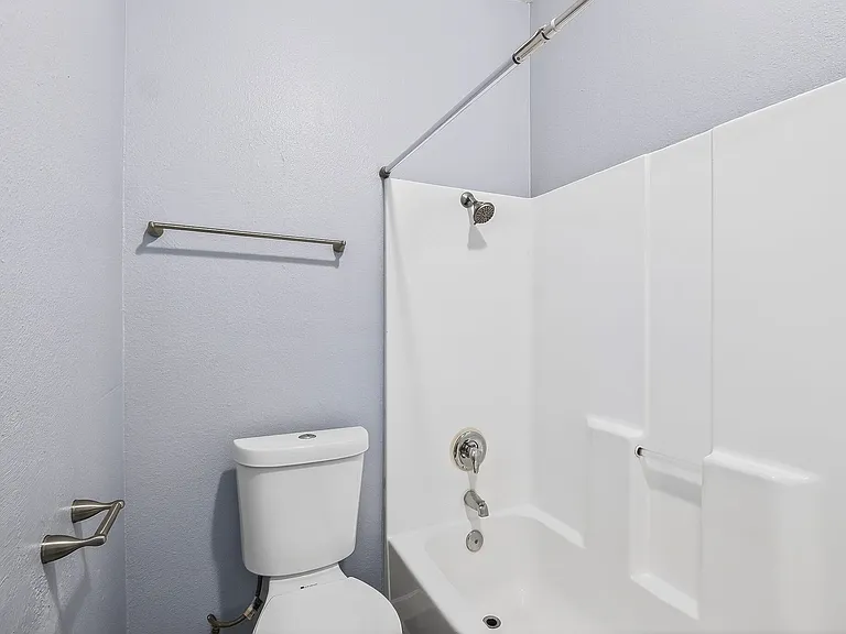 2212 Myrtle Avenue — Photo 8