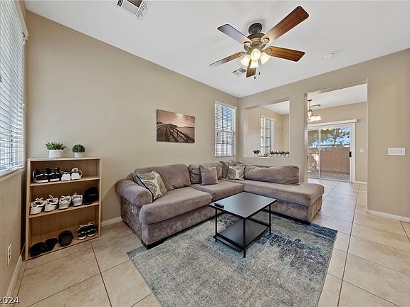 3rd image of 10441 Meadow Village St