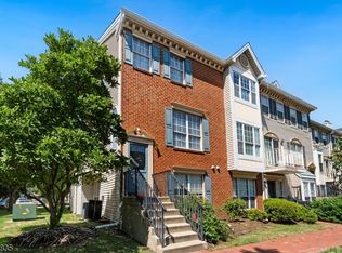 25 Holly St, Jersey City, NJ 07305