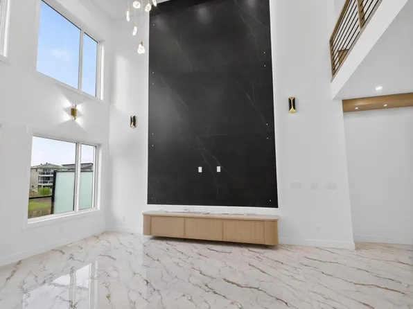 11 Harley Way, Spruce Grove, AB T7X 0X4