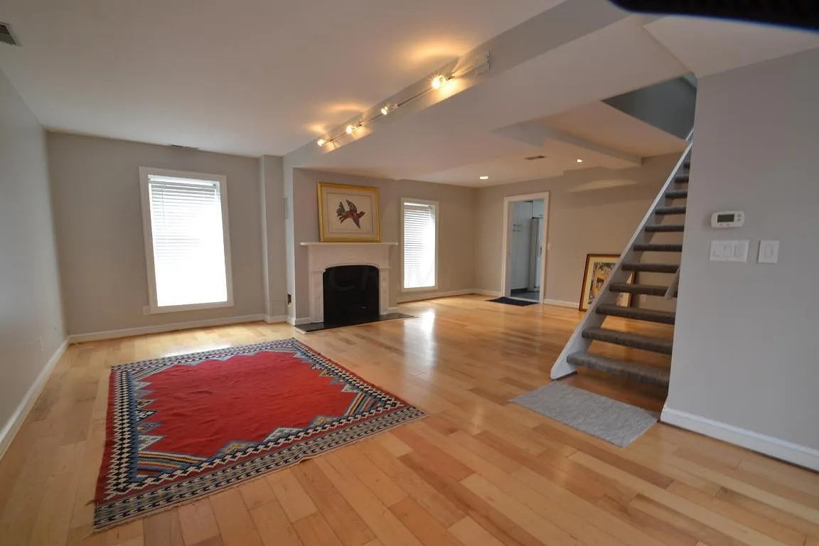 2 bed, 2.5 bath, 1647 sqft, $2,400 — Photo 1