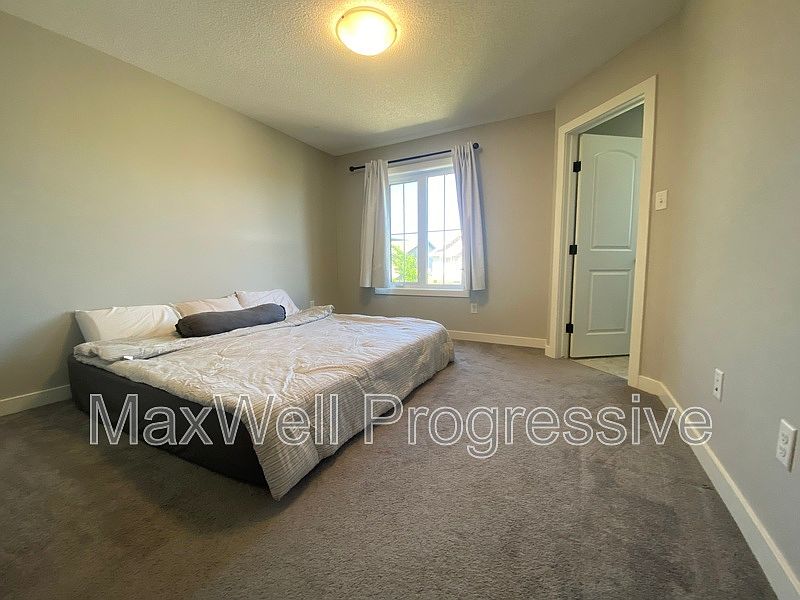 Edmonton Townhouse for rent - 3 Bedrooms — photo 8