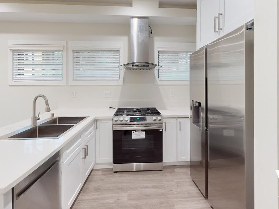 1st image of 1140 W 25th St #5B-4Ba-1200Sqft